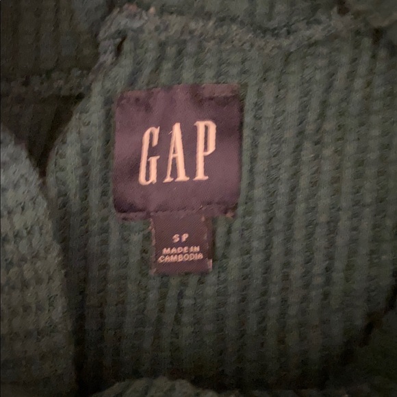GAP Sweater - Picture 2 of 3